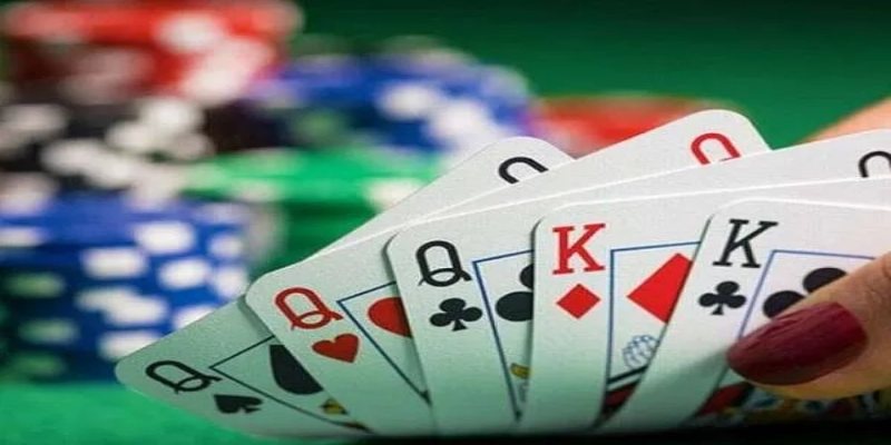 Quan sát lối chơi của đối thủ để dự đoán chiến thuật của họ